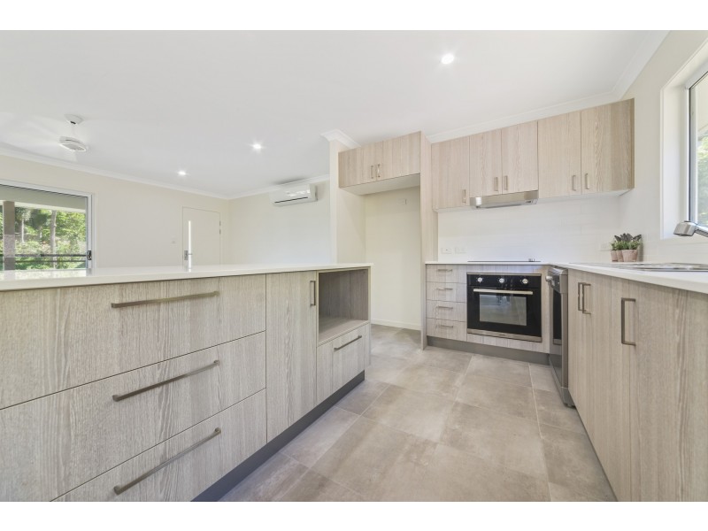 52 Eshelby Drive, Cannonvale QLD 4802