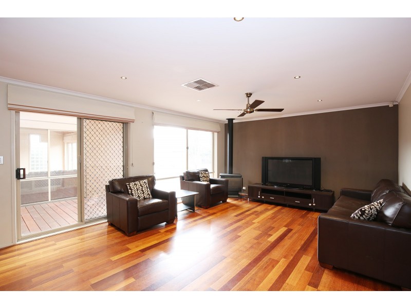 49 Waterview Court, Croydon Hills VIC 3136
