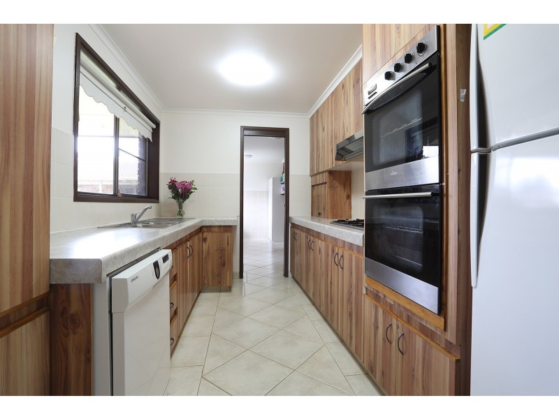 39 Merino Crt, St Clair NSW 2759