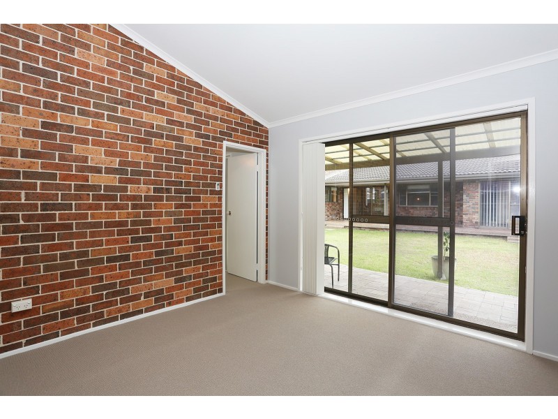 39 Merino Crt, St Clair NSW 2759