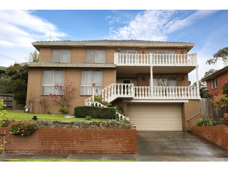 4 St Andrews Crescent, Bulleen VIC 3105