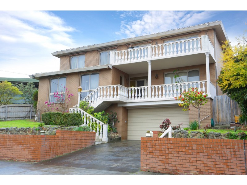 4 St Andrews Crescent, Bulleen VIC 3105