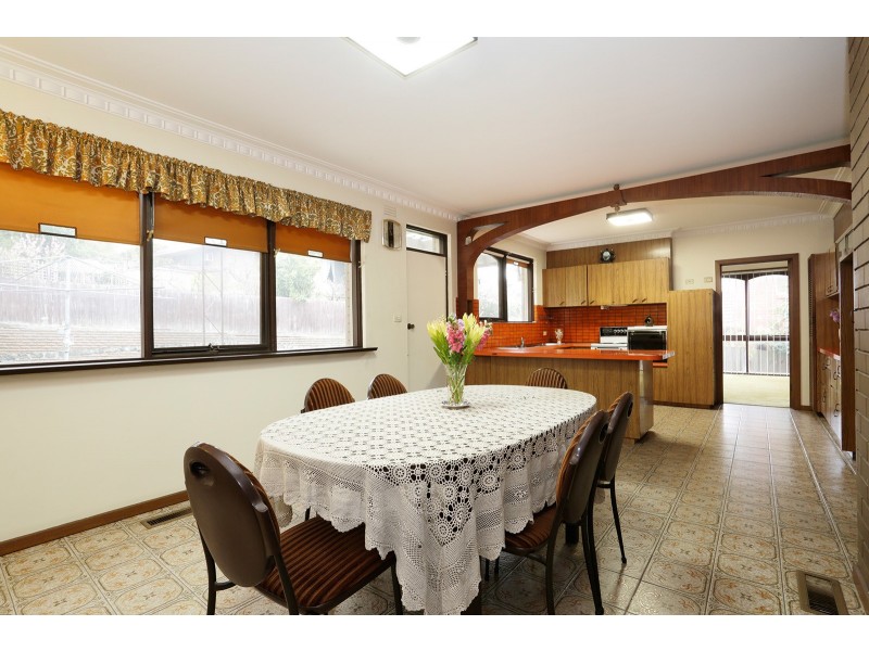 4 St Andrews Crescent, Bulleen VIC 3105