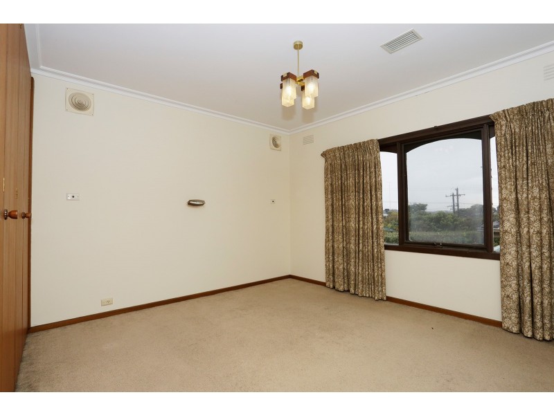4 St Andrews Crescent, Bulleen VIC 3105