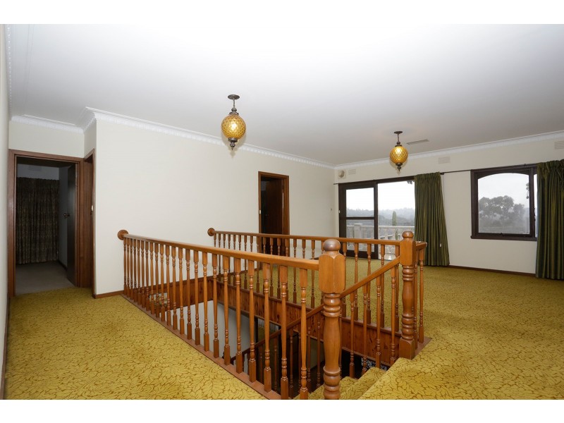 4 St Andrews Crescent, Bulleen VIC 3105