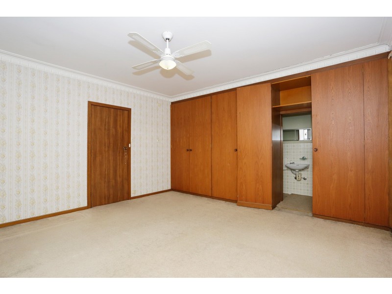 4 St Andrews Crescent, Bulleen VIC 3105