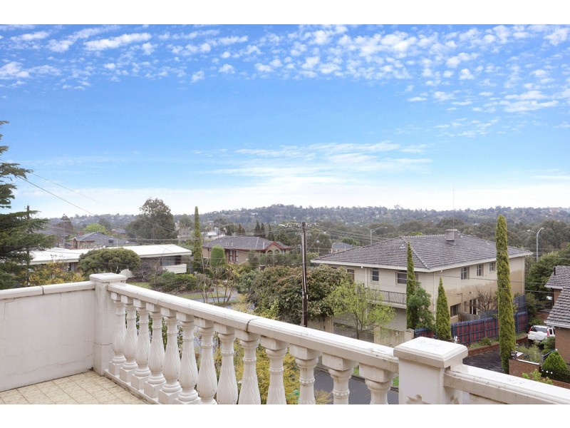 4 St Andrews Crescent, Bulleen VIC 3105