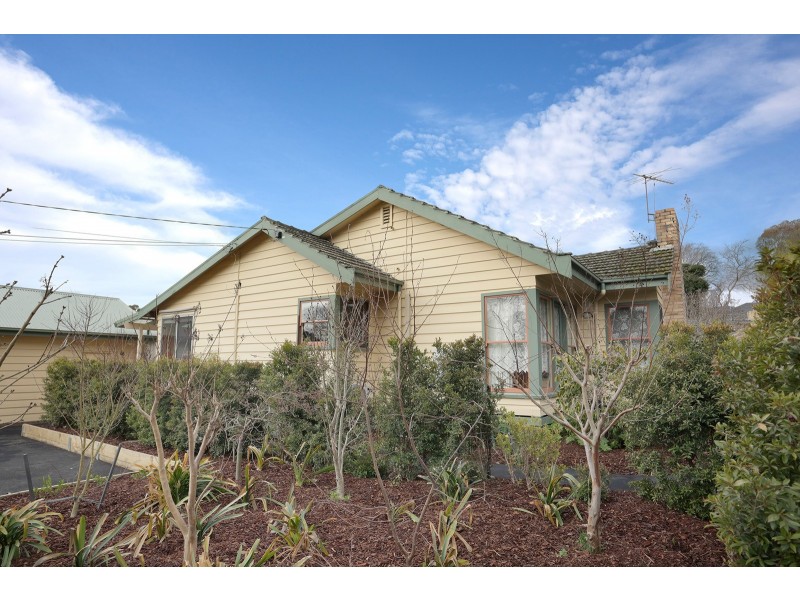 4 Eothen Lane, Kilsyth VIC 3137