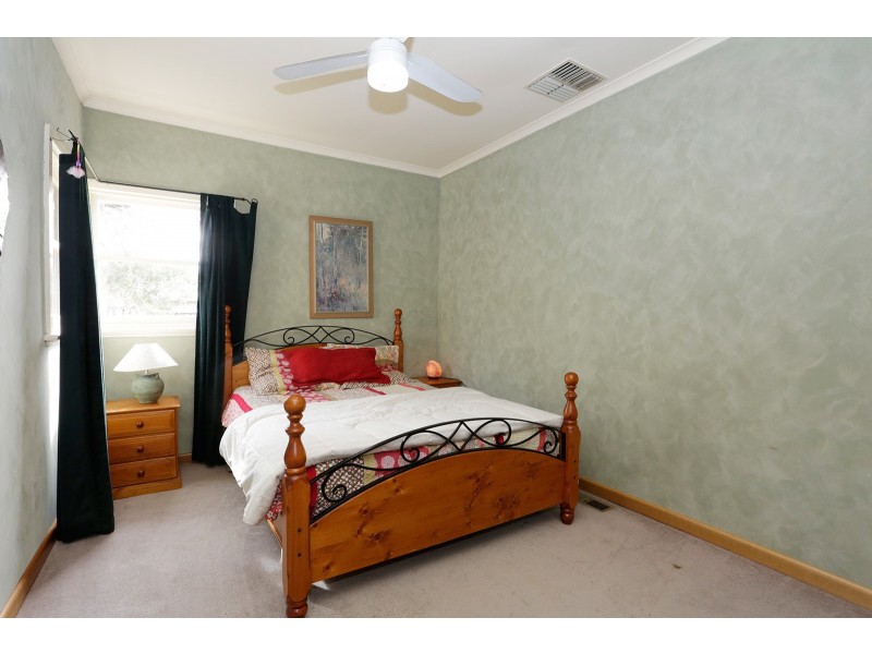 4 Eothen Lane, Kilsyth VIC 3137