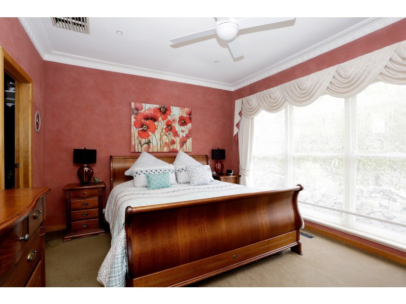 4 Eothen Lane, Kilsyth VIC 3137