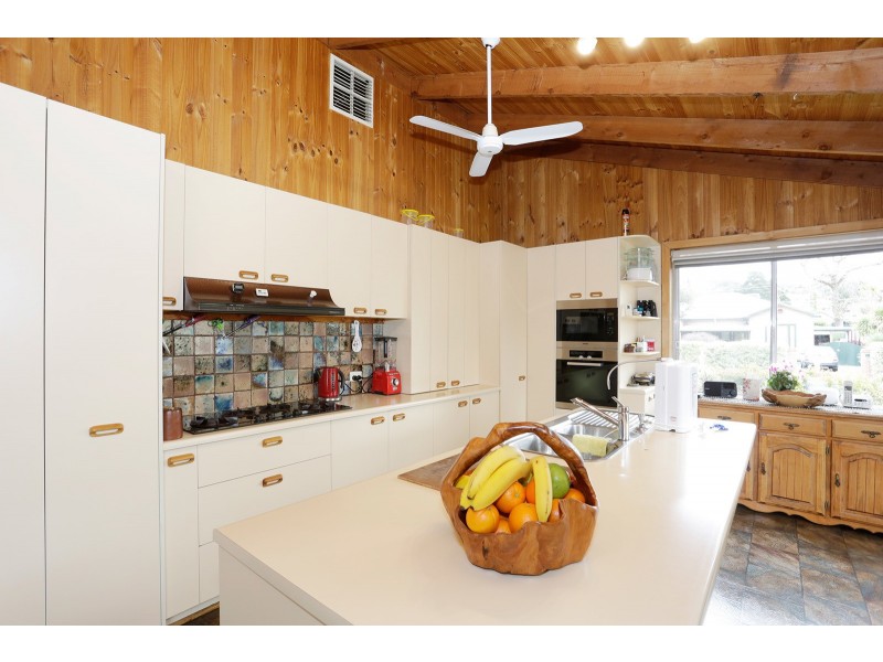 4 Eothen Lane, Kilsyth VIC 3137