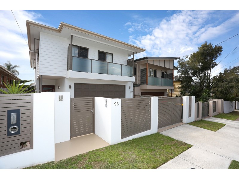 98 Macrossan Avenue, Norman Park QLD 4170
