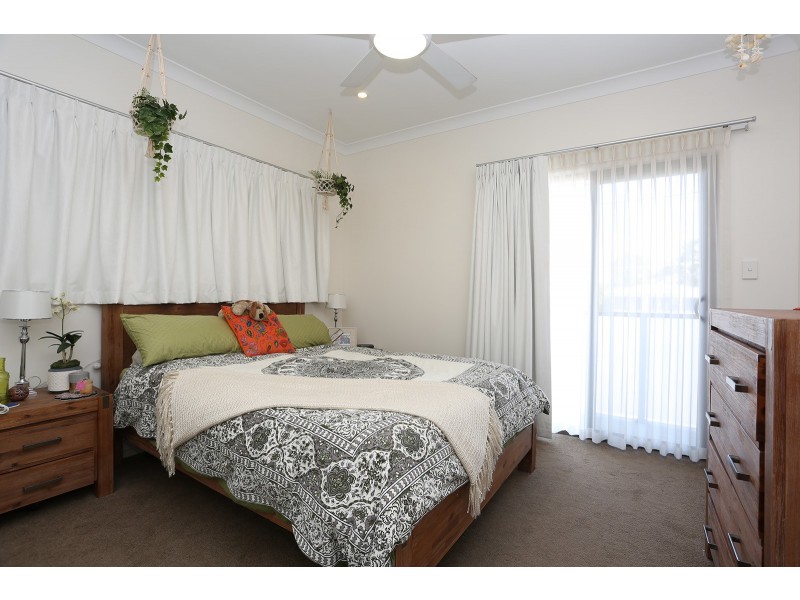 98 Macrossan Avenue, Norman Park QLD 4170