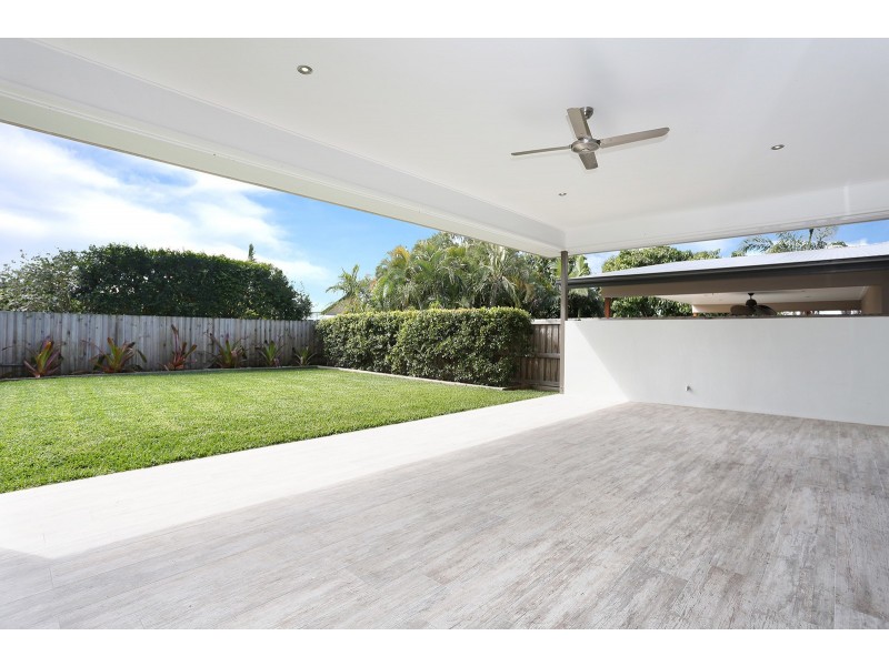 98 Macrossan Avenue, Norman Park QLD 4170