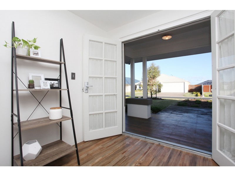 10 Ammolite Way, Australind WA 6233