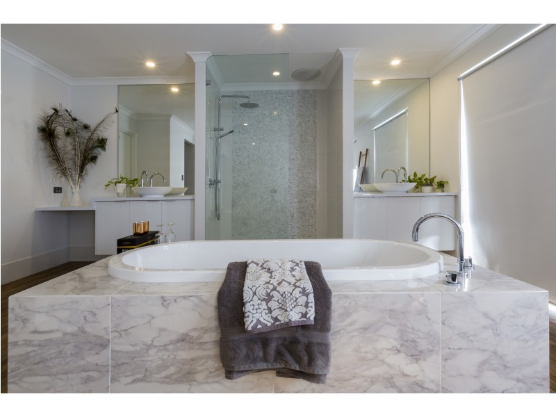 10 Ammolite Way, Australind WA 6233