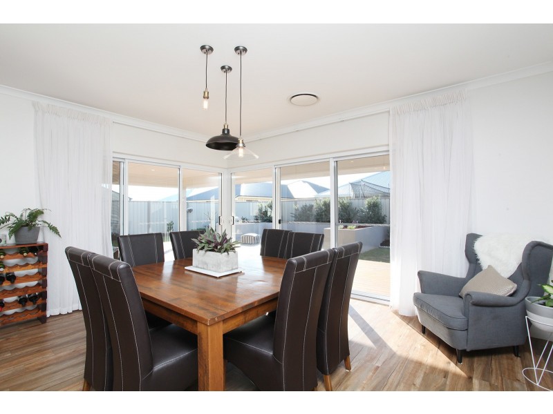 10 Ammolite Way, Australind WA 6233