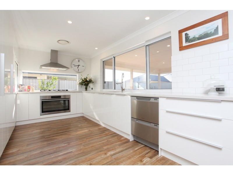 10 Ammolite Way, Australind WA 6233