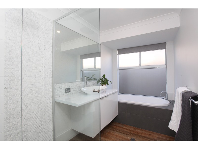 10 Ammolite Way, Australind WA 6233