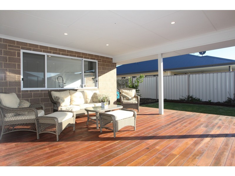 10 Ammolite Way, Australind WA 6233