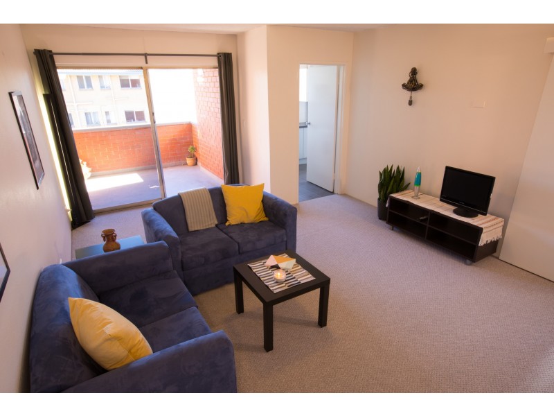 17/11 Crest Road, Crestwood NSW 2620