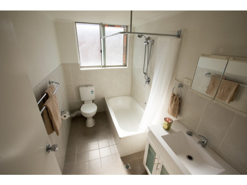17/11 Crest Road, Crestwood NSW 2620