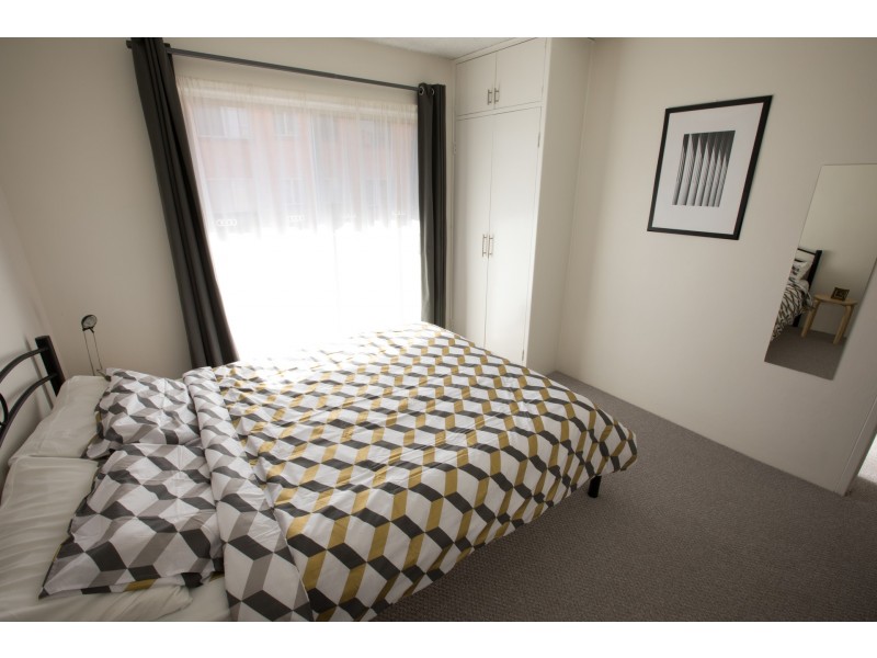 17/11 Crest Road, Crestwood NSW 2620