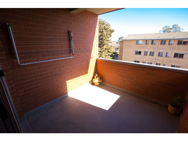 17/11 Crest Road, Crestwood NSW 2620