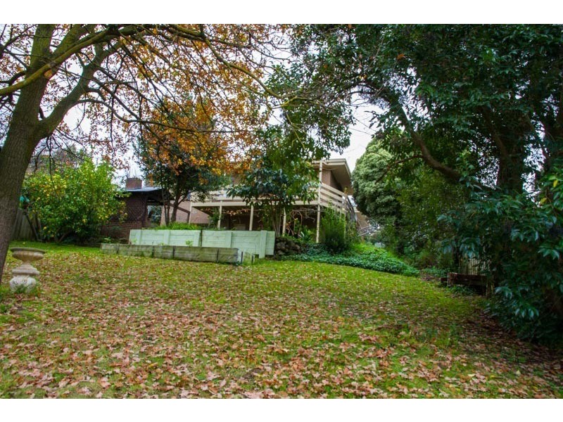 64 Winyard Drive, Mooroolbark VIC 3138