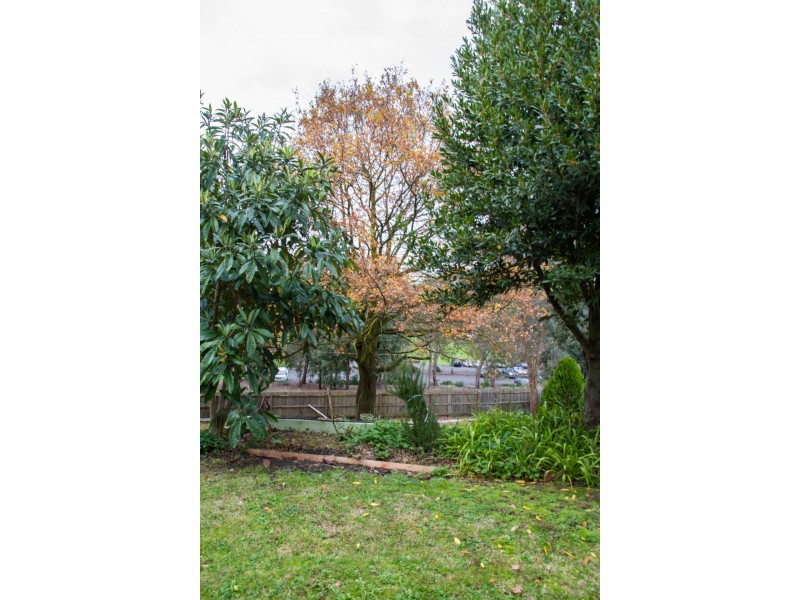 64 Winyard Drive, Mooroolbark VIC 3138