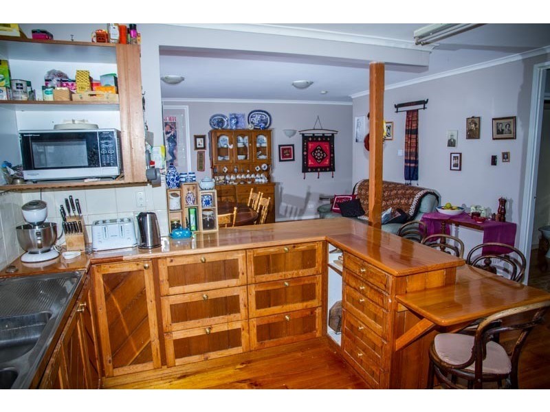 64 Winyard Drive, Mooroolbark VIC 3138