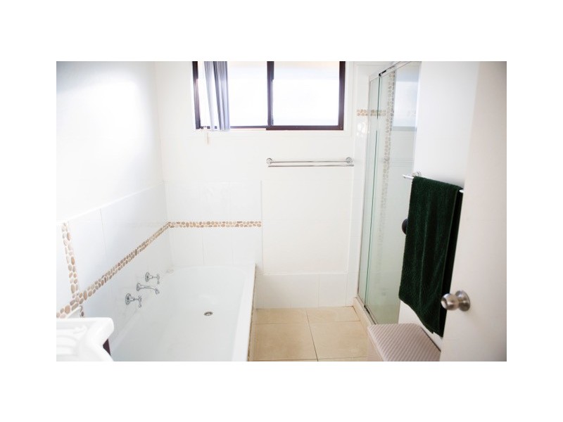 17 Frederick Street, Windermere Park NSW 2264