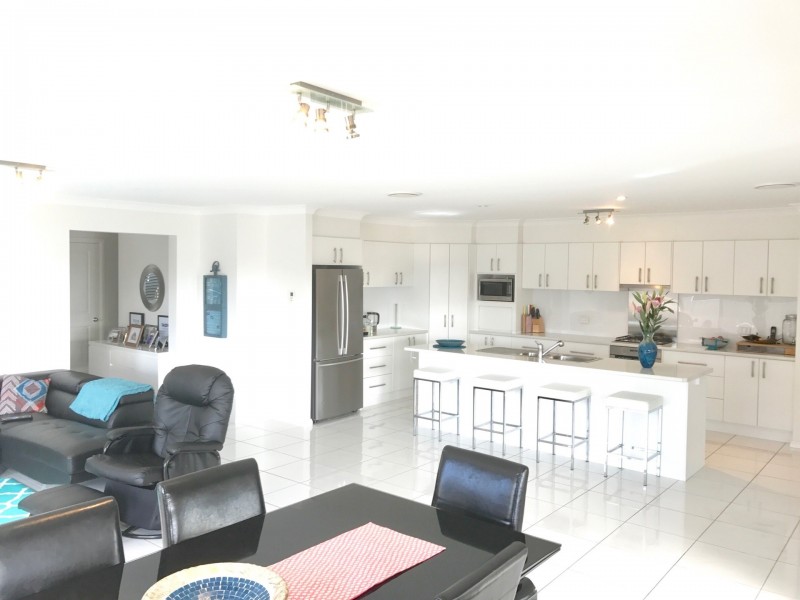 17 Surveyors Way, South Bowenfels NSW 2790