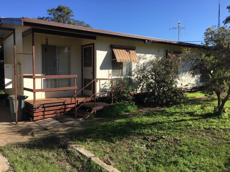 11 Myall Street, Woomelang VIC 3485