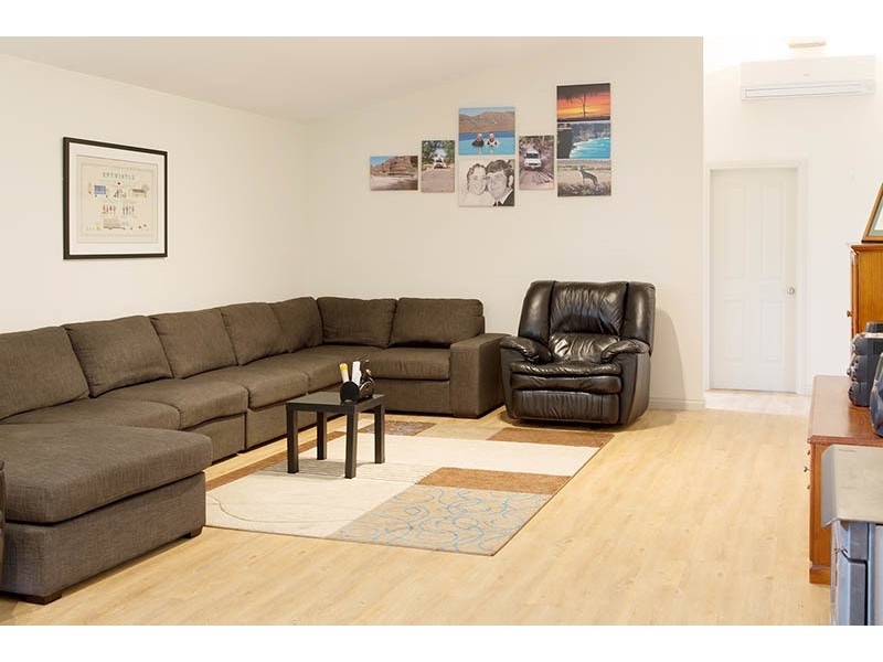 16 Falcon Grove, Metung VIC 3904