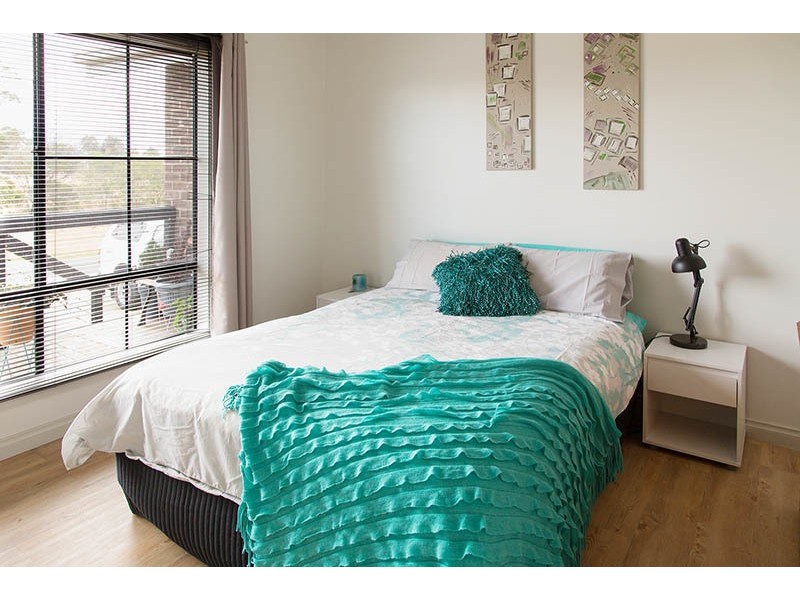 16 Falcon Grove, Metung VIC 3904