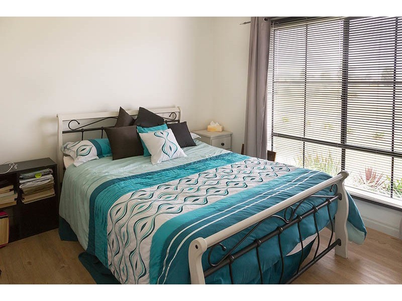 16 Falcon Grove, Metung VIC 3904