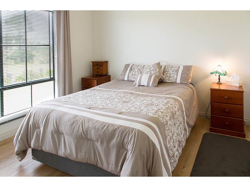 16 Falcon Grove, Metung VIC 3904