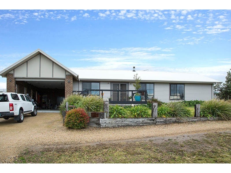 16 Falcon Grove, Metung VIC 3904