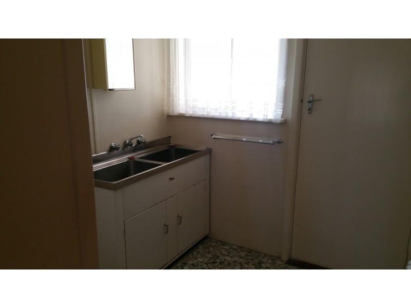 594 Whinray Crescent, East Albury NSW 2640