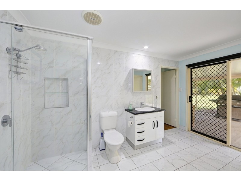 10 Wonderland Avenue, Branyan QLD 4670