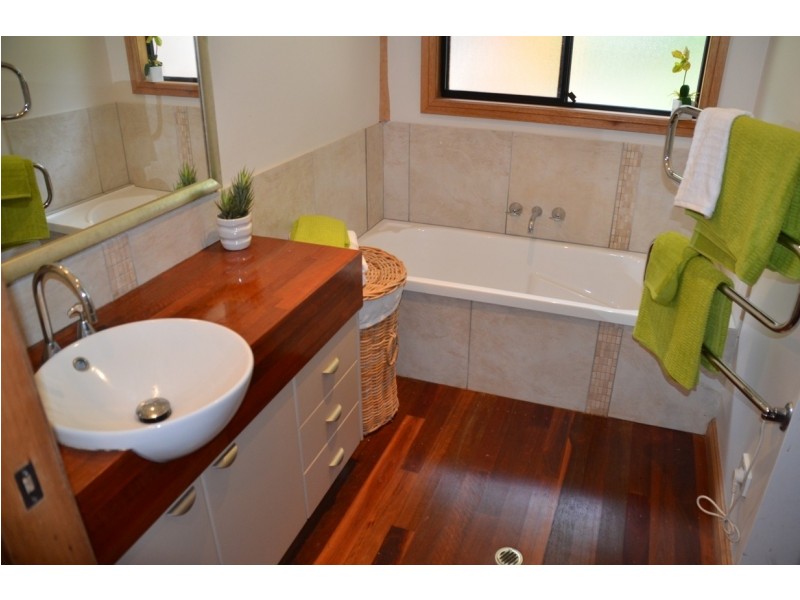 16 Coconut Grove, Kuranda QLD 4881