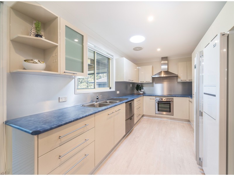 23 Stirling Crescent, Fletcher NSW 2287