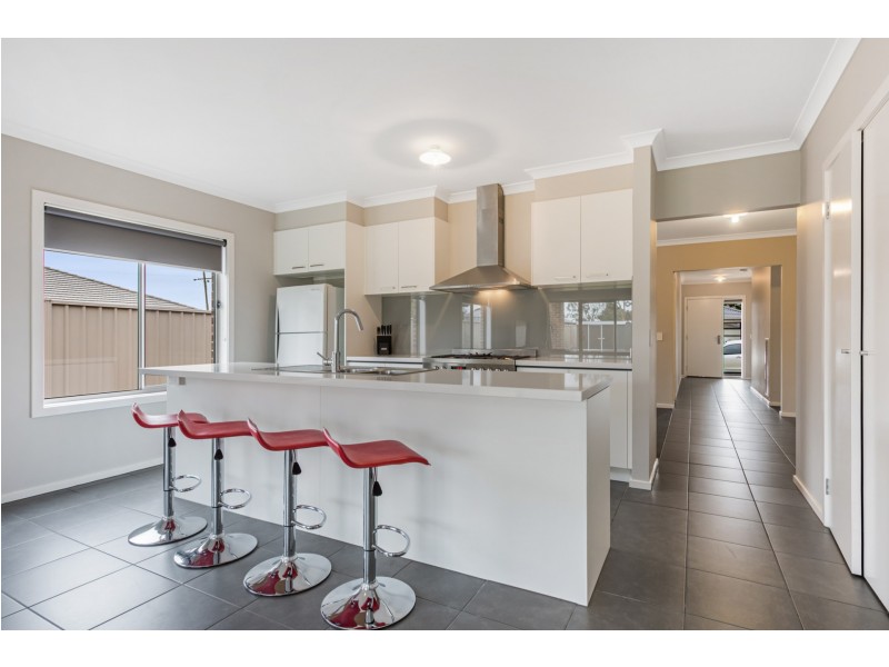 4 Fitch Court, Ballan VIC 3342