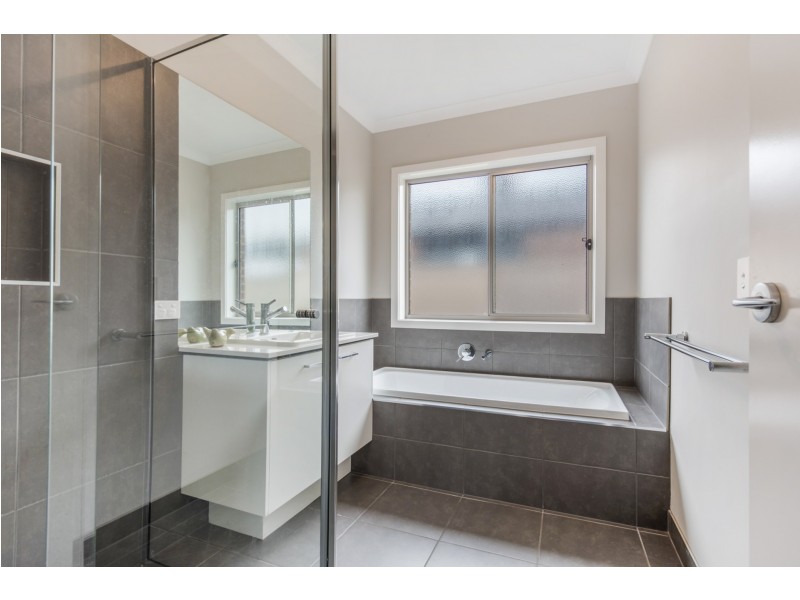 4 Fitch Court, Ballan VIC 3342