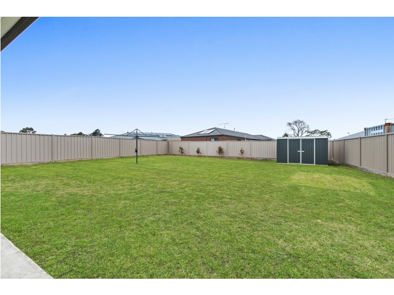 4 Fitch Court, Ballan VIC 3342