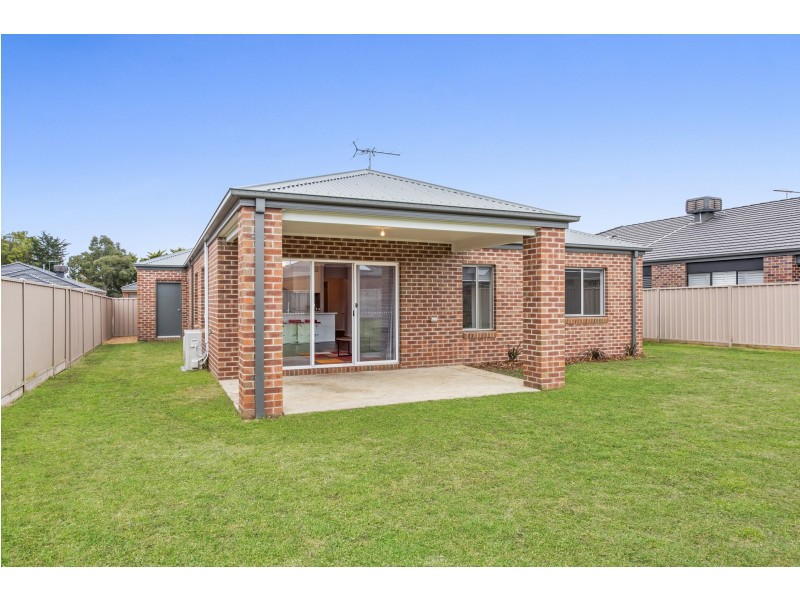 4 Fitch Court, Ballan VIC 3342