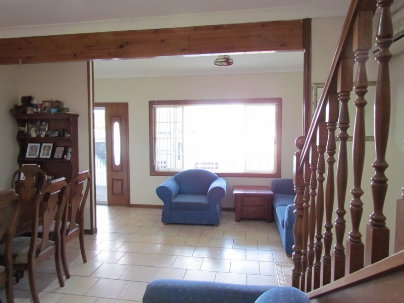 82 Fisher Street, Oak Flats NSW 2529