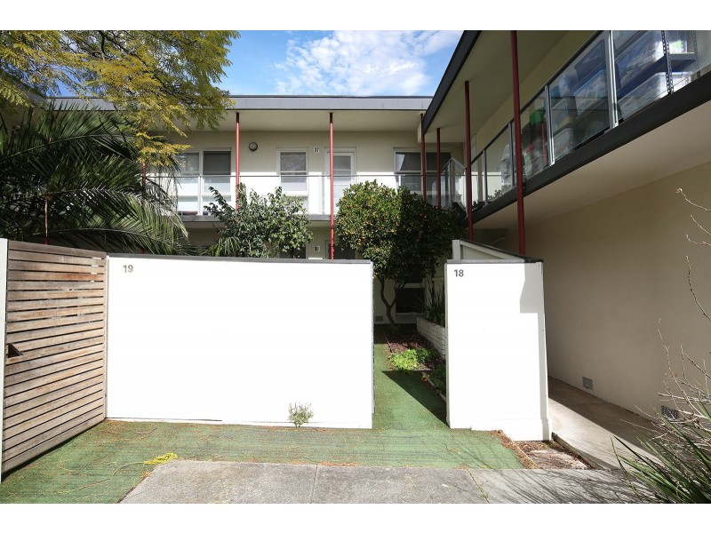 18/18 Cochrane Street, Brighton VIC 3186