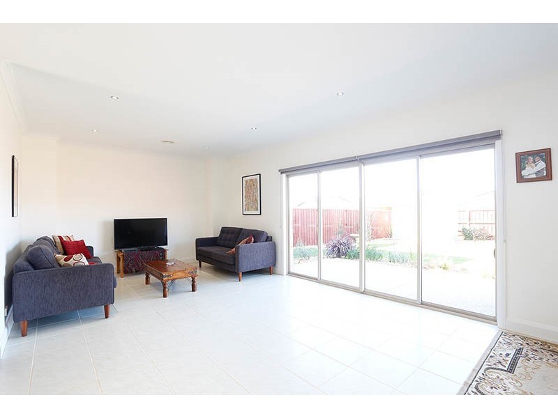 13 Sweet Avenue, Maddingley VIC 3340